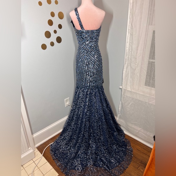 NWT Jovani Lace And Sequin Mermaid Gown - Picture 7 of 16